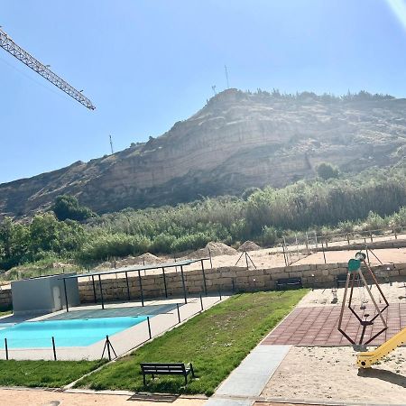 شقة Precioso Piso Monzon Terraza, Parking,Piscina,Zona De Juegos المظهر الخارجي الصورة