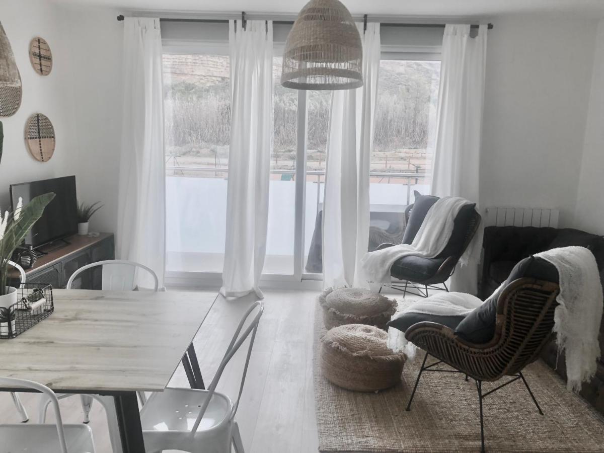 شقة Precioso Piso Monzon Terraza, Parking,Piscina,Zona De Juegos المظهر الخارجي الصورة