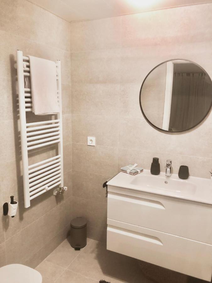 شقة Precioso Piso Monzon Terraza, Parking,Piscina,Zona De Juegos المظهر الخارجي الصورة