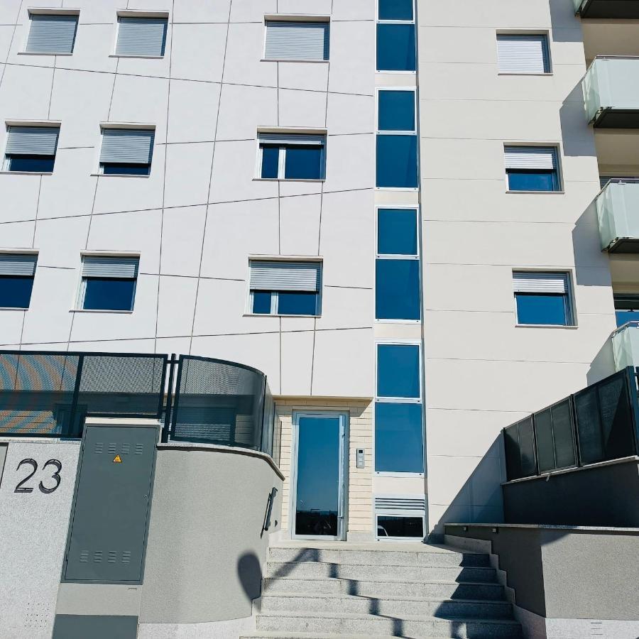 شقة Precioso Piso Monzon Terraza, Parking,Piscina,Zona De Juegos المظهر الخارجي الصورة