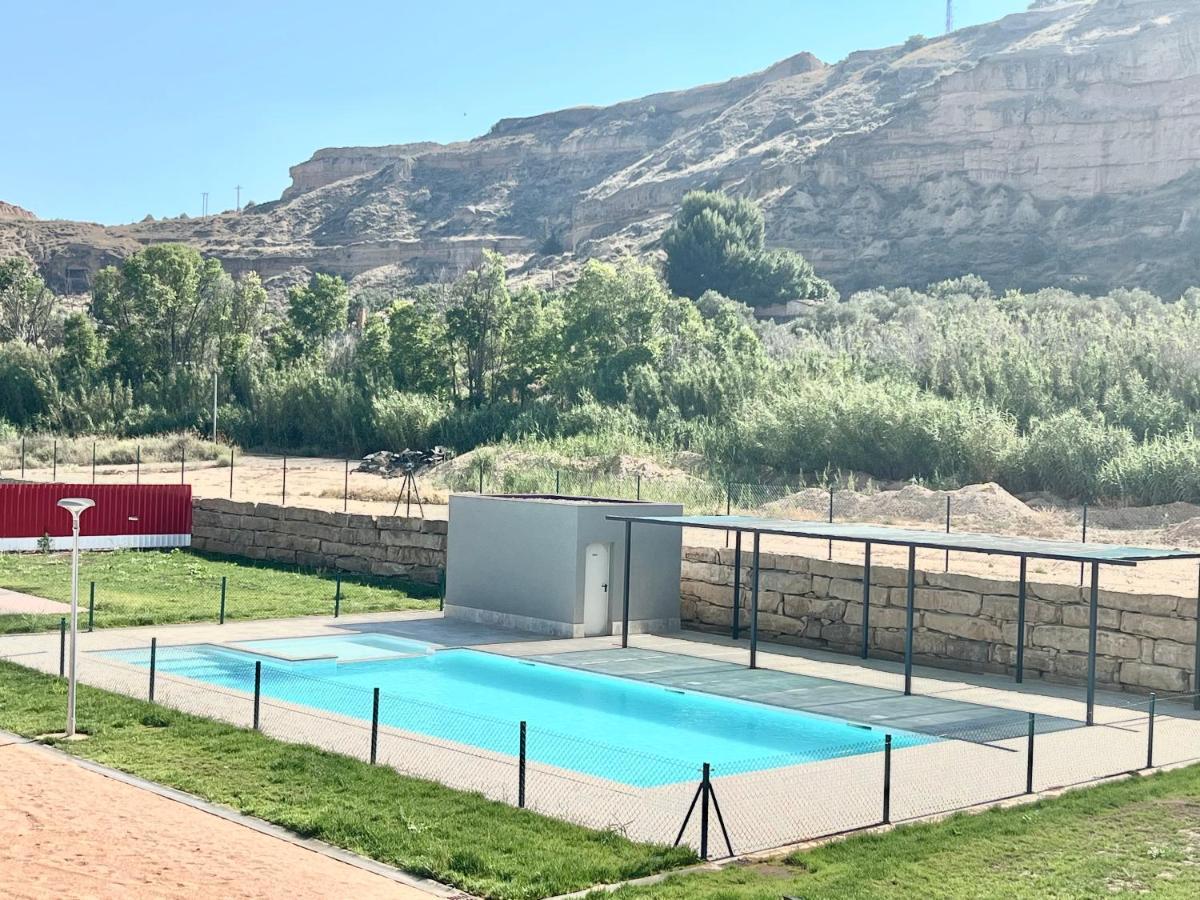 شقة Precioso Piso Monzon Terraza, Parking,Piscina,Zona De Juegos المظهر الخارجي الصورة